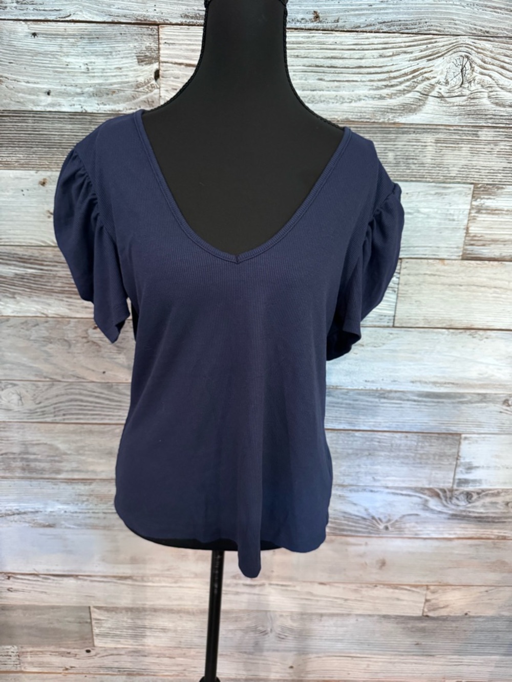 Women's Ribbed Puff Sleeve V-Neck Top in Navy